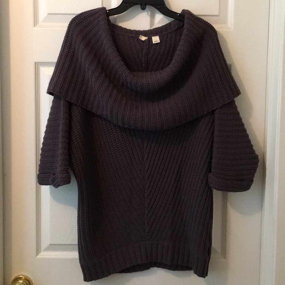Off the shoulder sweater🔥